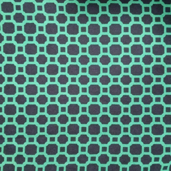 💚Banana Republic💚 - Green/Navy Geometric Pattern Sleeveless Top - Picture 4 of 9